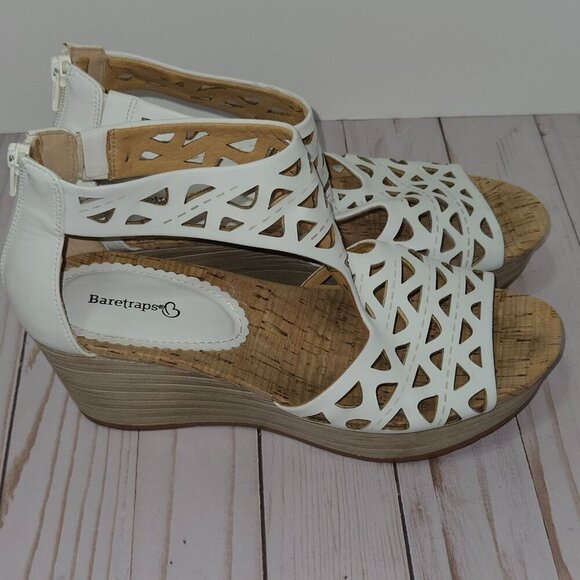 Baretraps Women's Miriam Wedge Sandal Size 9M with laser cut design - Picture 6 of 9